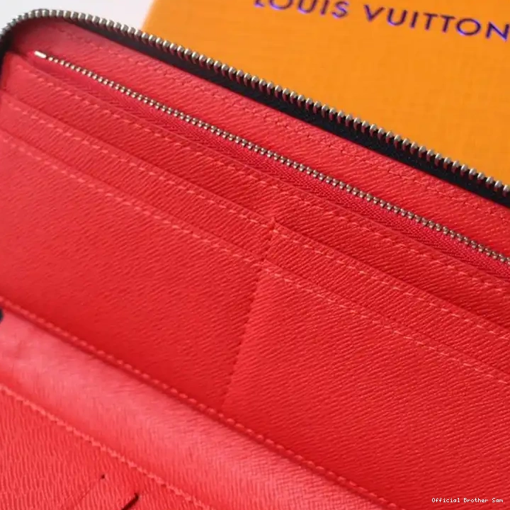 LV 20DJ11127 Bag 0717